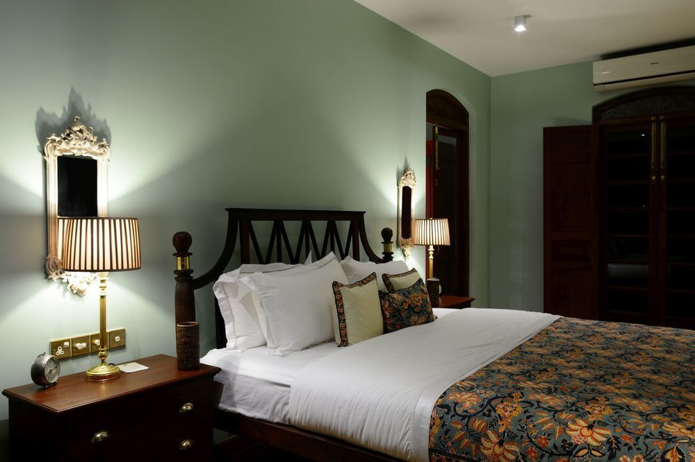 Maniumpathy Hotel Colombo Exterior photo