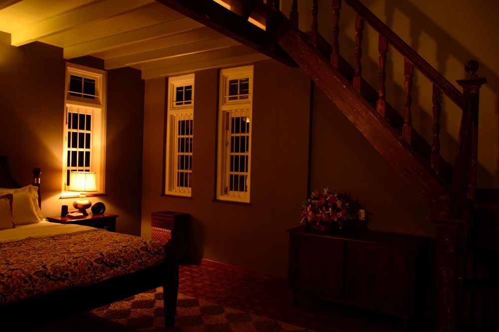 Maniumpathy Hotel Colombo Exterior photo